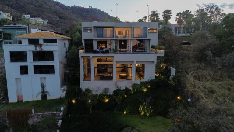 LAS CAÑADAS CASA EN VENTA DE LUJO CON GRAN DISEÑO Y VISTAS PANORÁMICAS