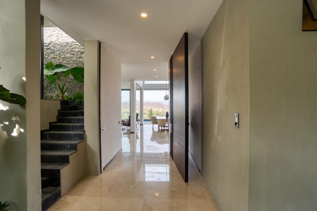 Galería de LAS CAÑADAS CASA EN VENTA DE LUJO CON GRAN DISEÑO Y VISTAS PANORÁMICAS