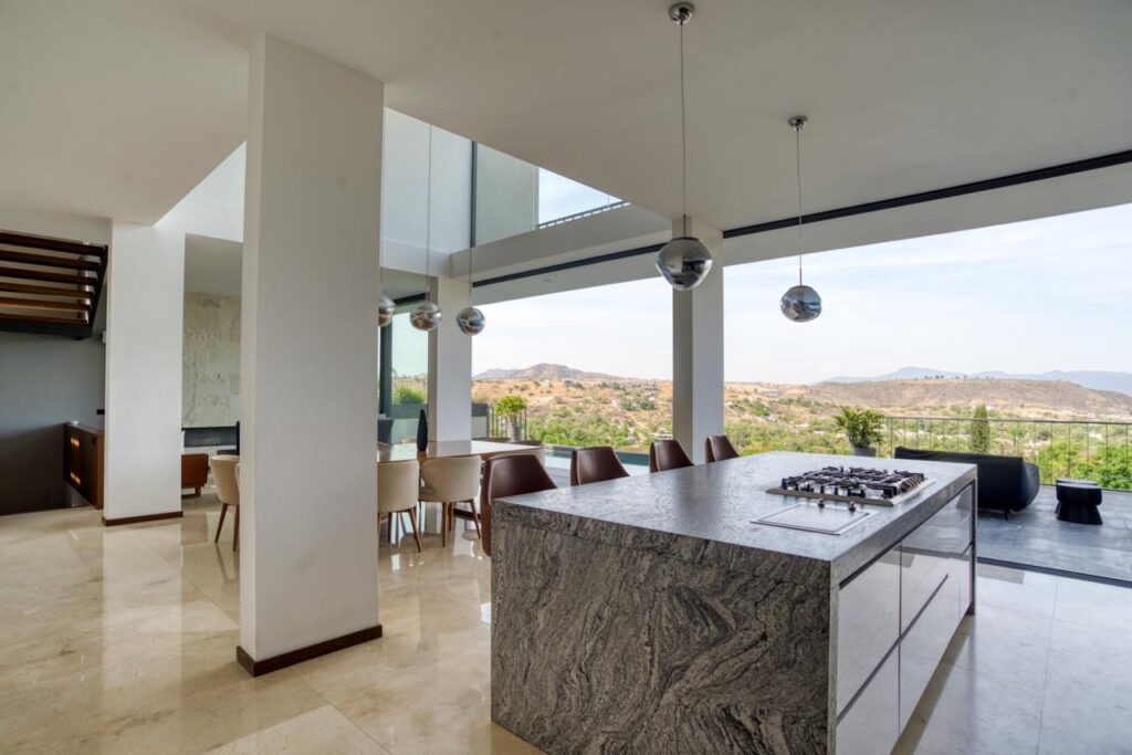 Galería de LAS CAÑADAS CASA EN VENTA DE LUJO CON GRAN DISEÑO Y VISTAS PANORÁMICAS