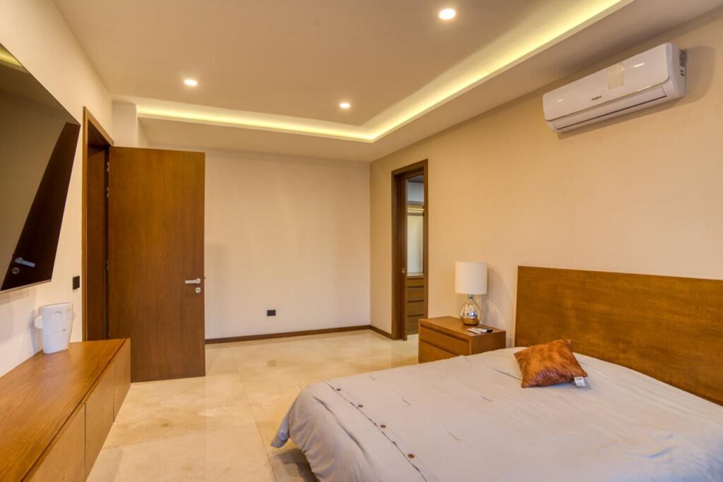 Galería de LAS CAÑADAS CASA EN VENTA DE LUJO CON GRAN DISEÑO Y VISTAS PANORÁMICAS