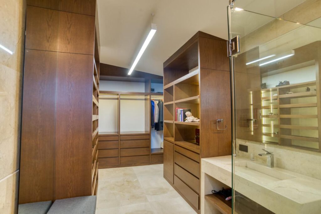 Galería de LAS CAÑADAS CASA EN VENTA DE LUJO CON GRAN DISEÑO Y VISTAS PANORÁMICAS