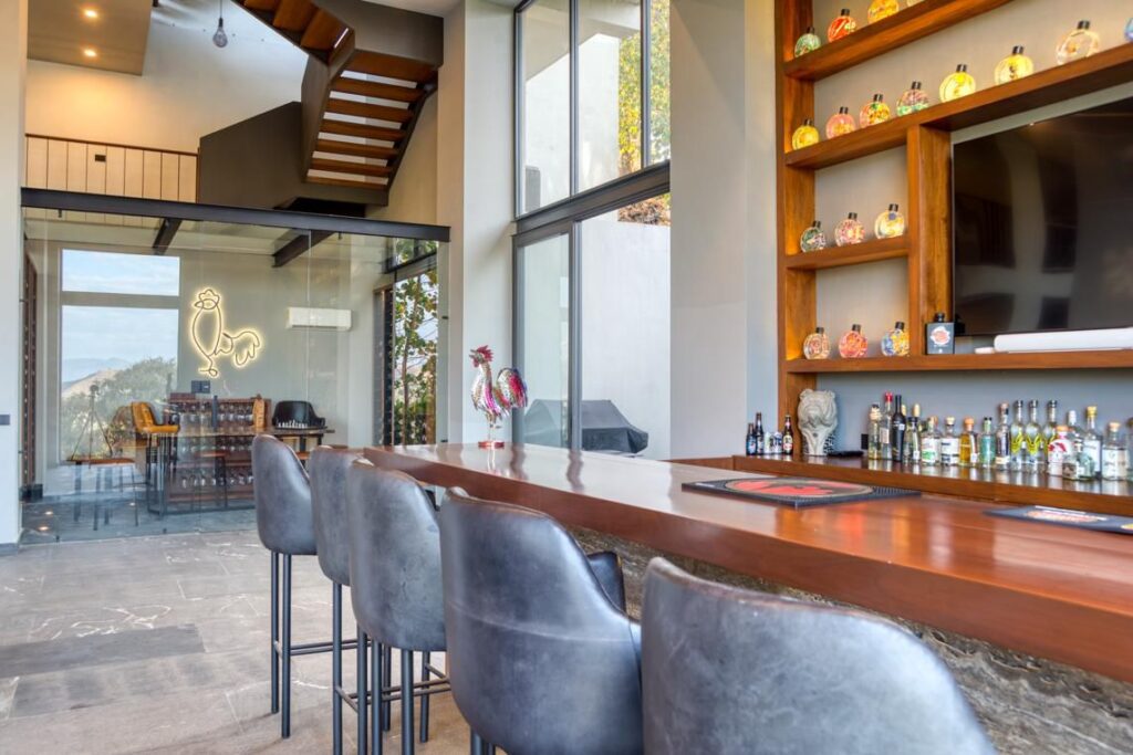 Galería de LAS CAÑADAS CASA EN VENTA DE LUJO CON GRAN DISEÑO Y VISTAS PANORÁMICAS