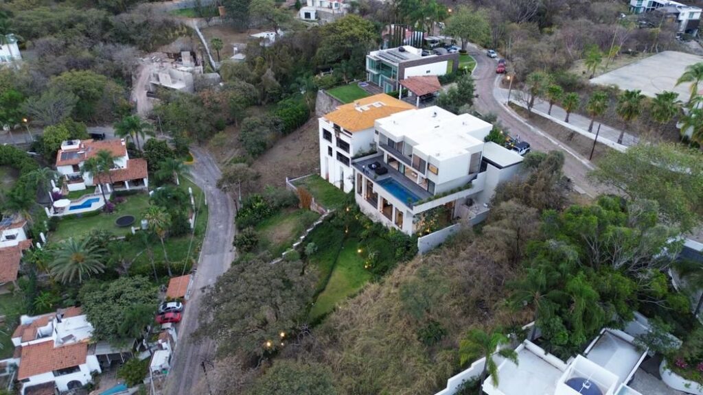 Galería de LAS CAÑADAS CASA EN VENTA DE LUJO CON GRAN DISEÑO Y VISTAS PANORÁMICAS