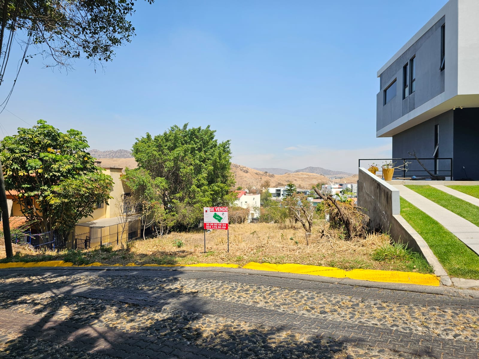 LAS CAÑADAS LOTE EN VENTA PLANO CON BONITA VISTA A 3 MIN DEL COLEGIO