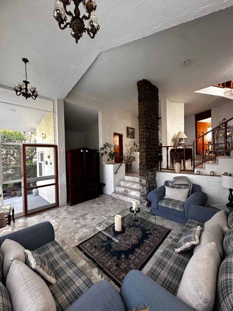 Galería de LAS CAÑADAS CASA EN RENTA AMUEBLADA CON BUENA UBICACIÓN