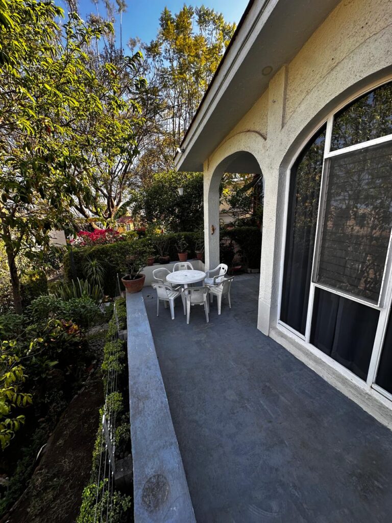 Galería de LAS CAÑADAS CASA EN RENTA AMUEBLADA CON BUENA UBICACIÓN