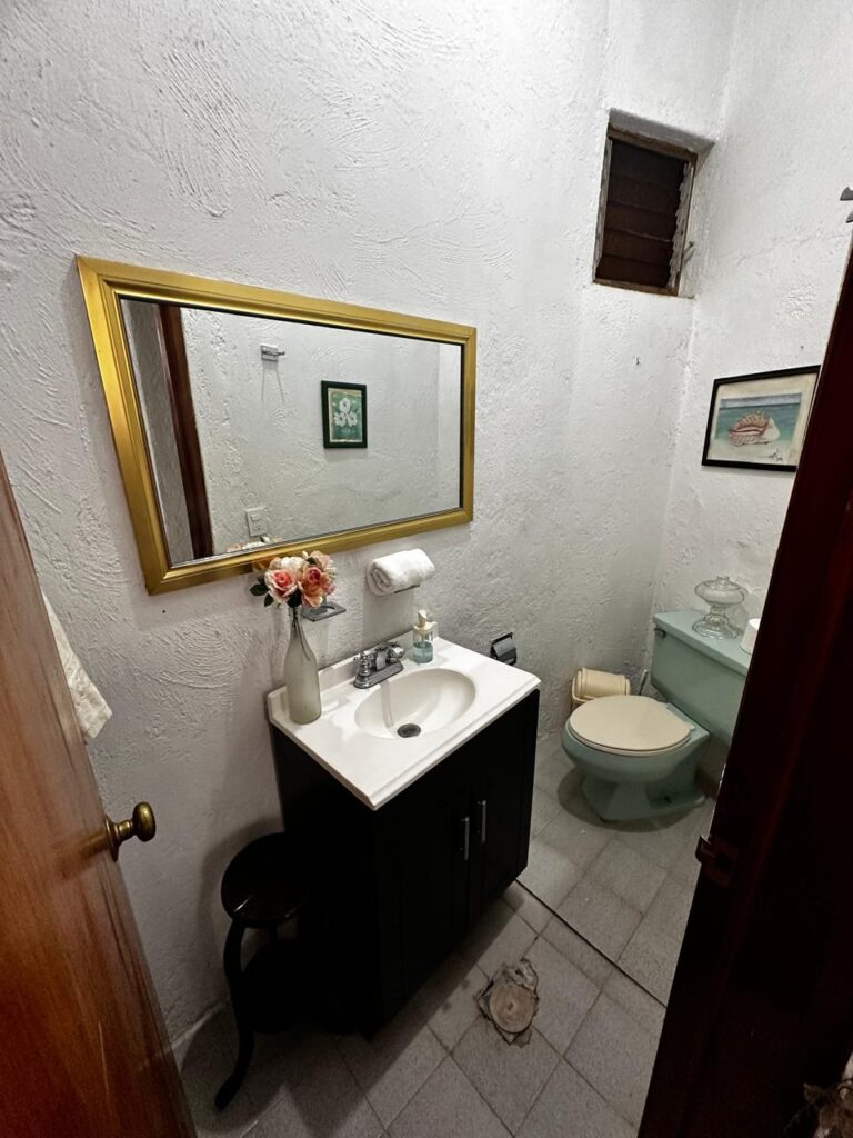 Galería de LAS CAÑADAS CASA EN RENTA AMUEBLADA CON BUENA UBICACIÓN