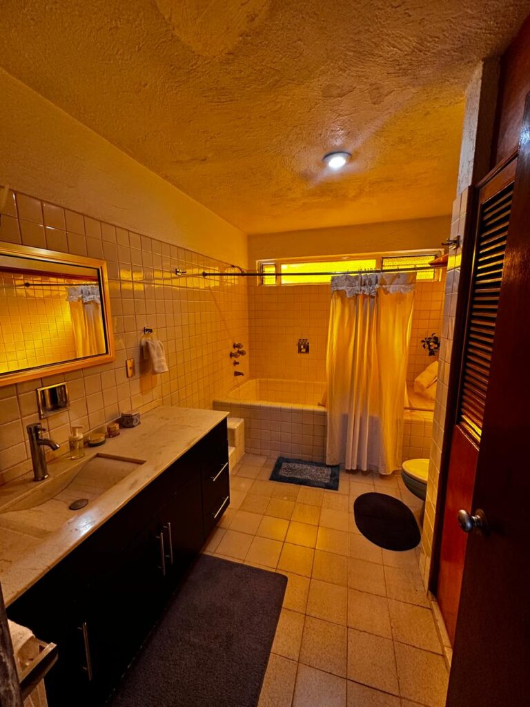 Galería de LAS CAÑADAS CASA EN RENTA AMUEBLADA CON BUENA UBICACIÓN