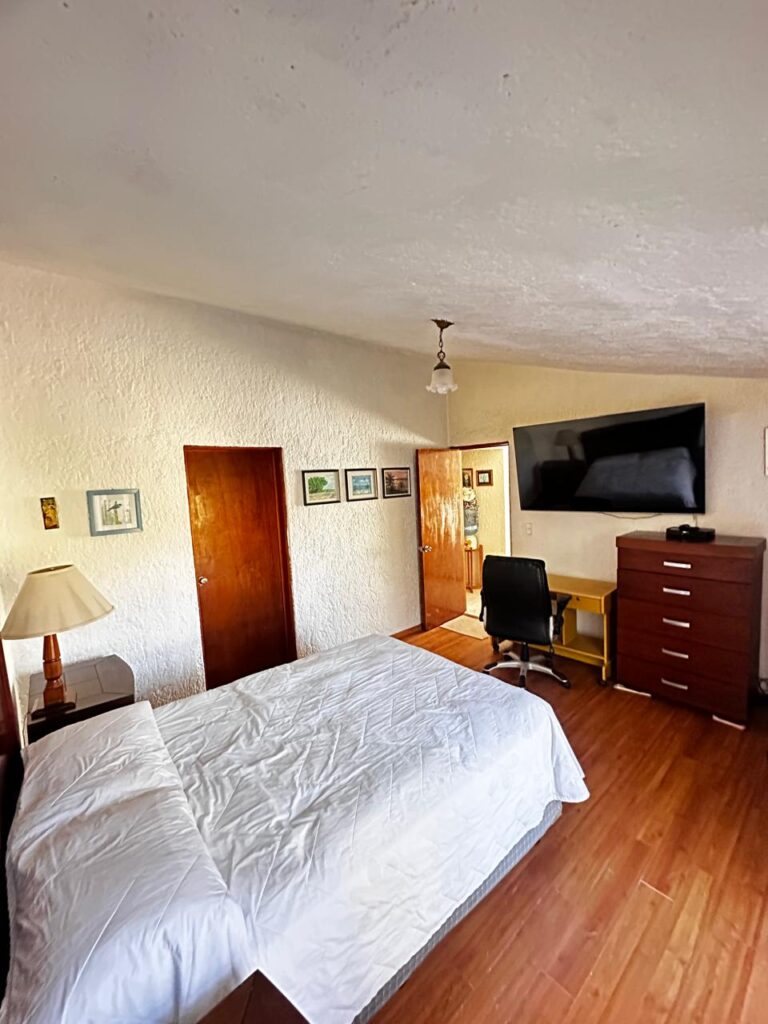 Galería de LAS CAÑADAS CASA EN RENTA AMUEBLADA CON BUENA UBICACIÓN