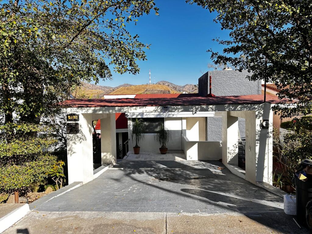 Galería de LAS CAÑADAS CASA EN RENTA AMUEBLADA CON BUENA UBICACIÓN