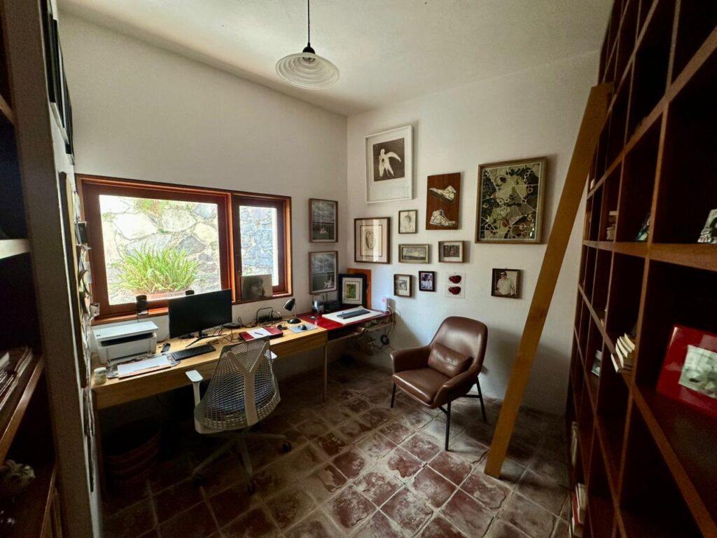 Galería de LAS CAÑADAS CASA EN VENTA A CAMPO DE GOLF ESTILO RUSTICO CONTEMPORÁNEO