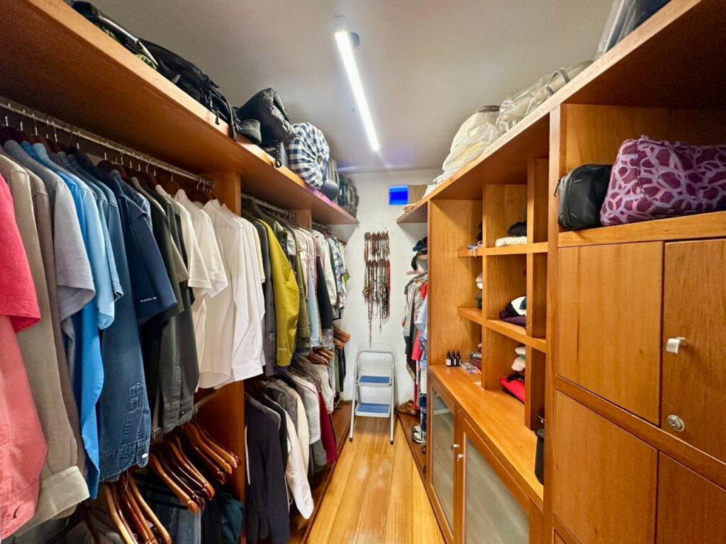 Galería de LAS CAÑADAS CASA EN VENTA A CAMPO DE GOLF ESTILO RUSTICO CONTEMPORÁNEO