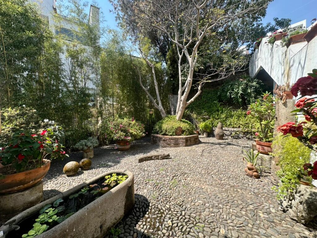 Galería de LAS CAÑADAS CASA EN VENTA A CAMPO DE GOLF ESTILO RUSTICO CONTEMPORÁNEO