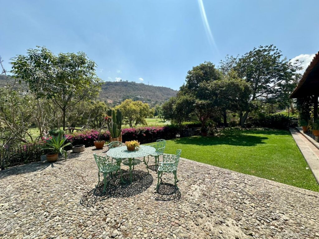 Galería de LAS CAÑADAS CASA EN VENTA A CAMPO DE GOLF ESTILO RUSTICO CONTEMPORÁNEO