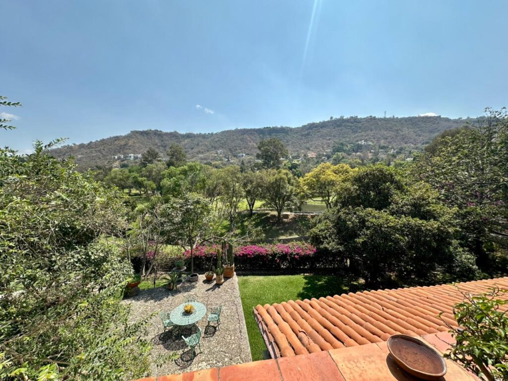 Galería de LAS CAÑADAS CASA EN VENTA A CAMPO DE GOLF ESTILO RUSTICO CONTEMPORÁNEO