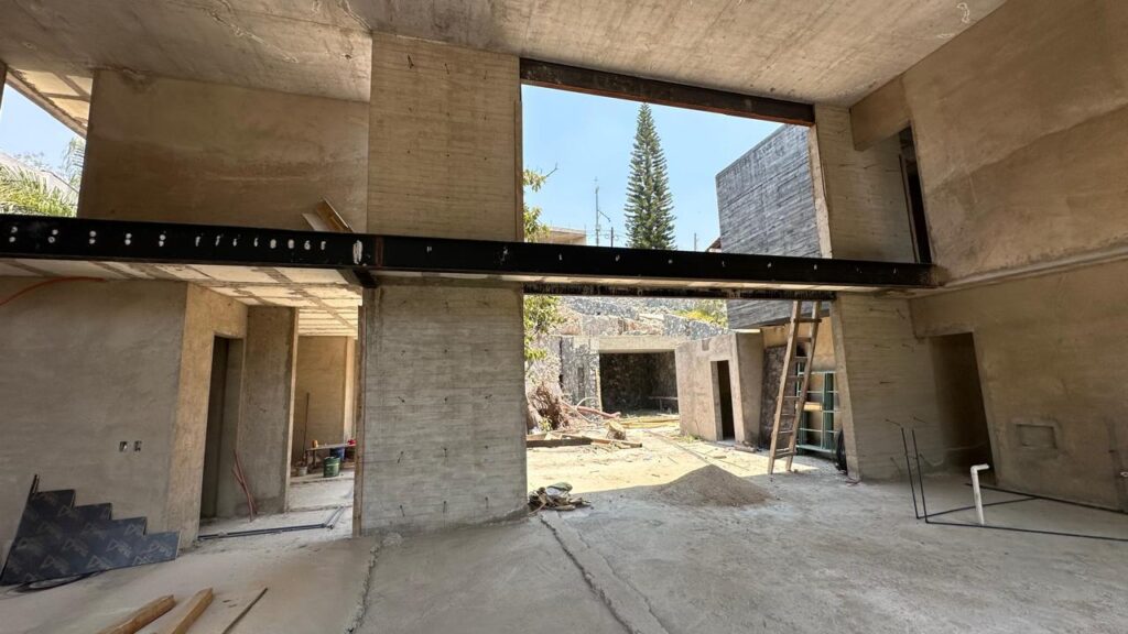 Galería de Las Cañadas Oportunidad Casa en Venta Obra Gris con Sótano de 500 m²
