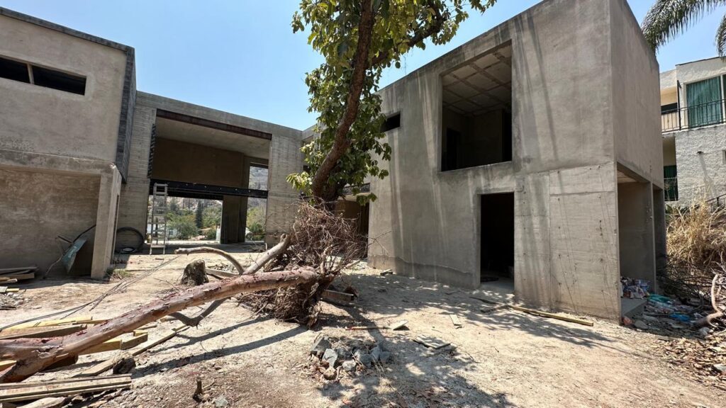 Galería de Las Cañadas Oportunidad Casa en Venta Obra Gris con Sótano de 500 m²