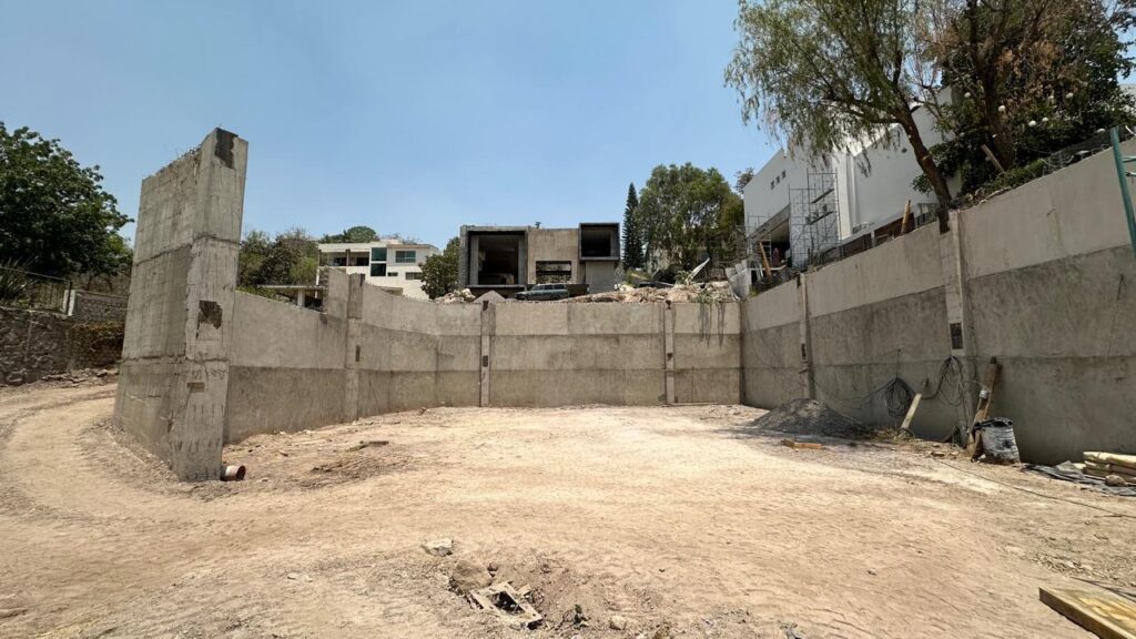 Galería de Las Cañadas Oportunidad Casa en Venta Obra Gris con Sótano de 500 m²