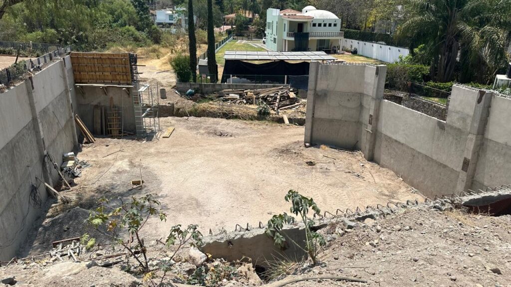 Galería de Las Cañadas Oportunidad Casa en Venta Obra Gris con Sótano de 500 m²