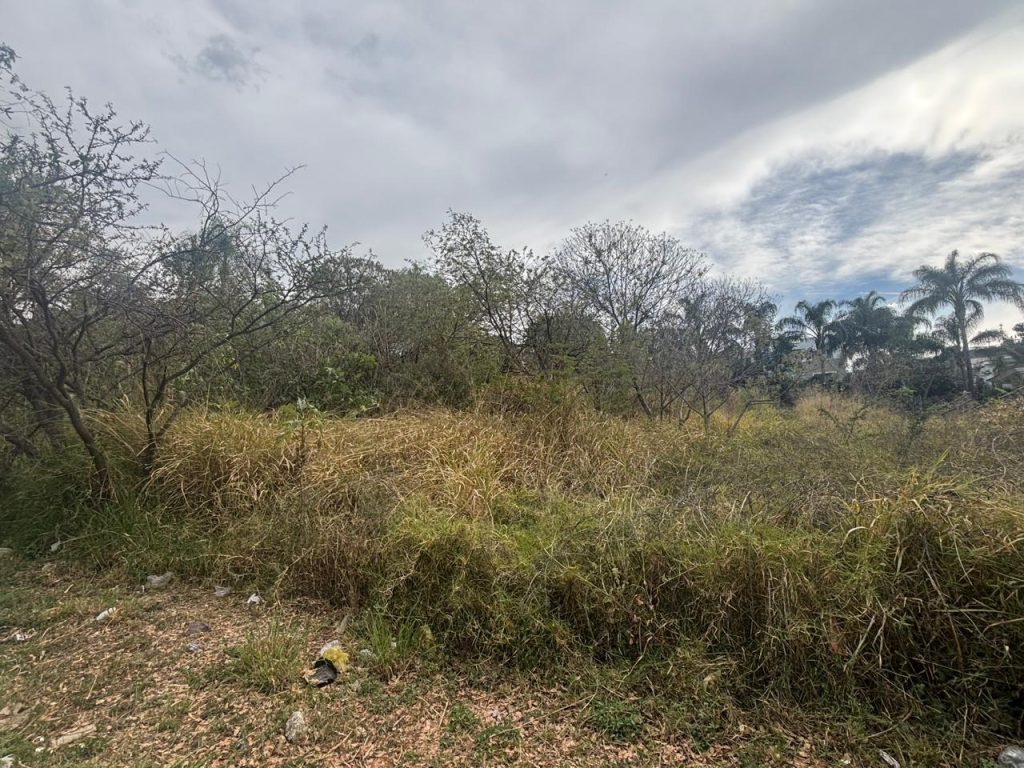 Galería de LAS CAÑADAS LOTE EN VENTA PLANO A 250m DEL CENTRO COMERCIAL