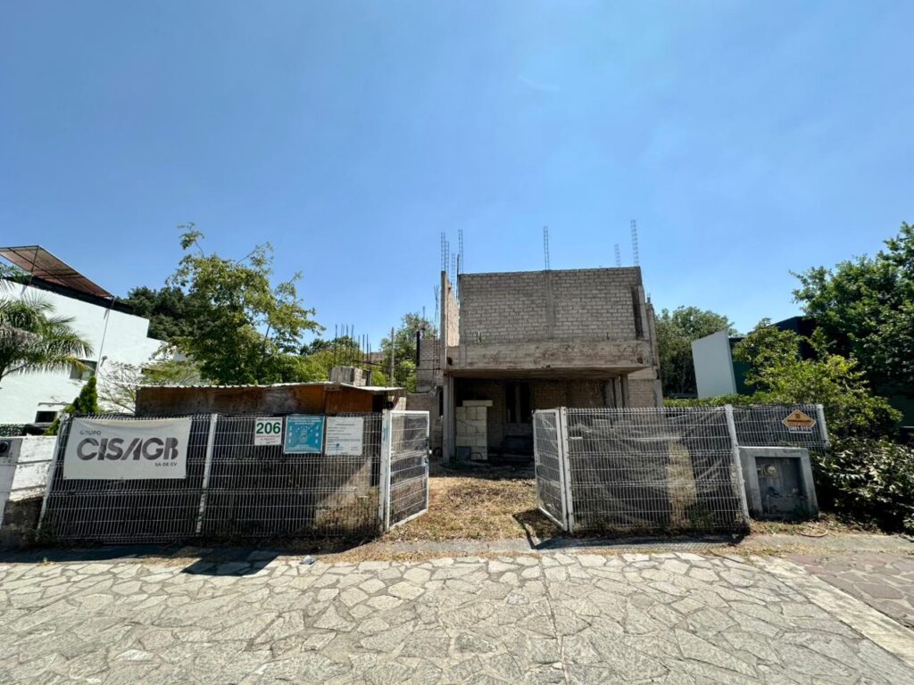 Galería de LAS CAÑADAS CASA EN VENTA EN OBRA NEGRA CON VISTA A CAMPO DE GOLF COTO ABEDULES