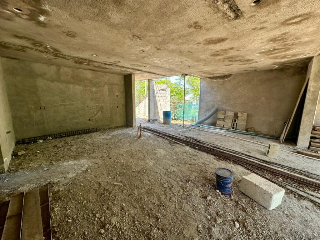 Galería de LAS CAÑADAS CASA EN VENTA EN OBRA NEGRA CON VISTA A CAMPO DE GOLF COTO ABEDULES