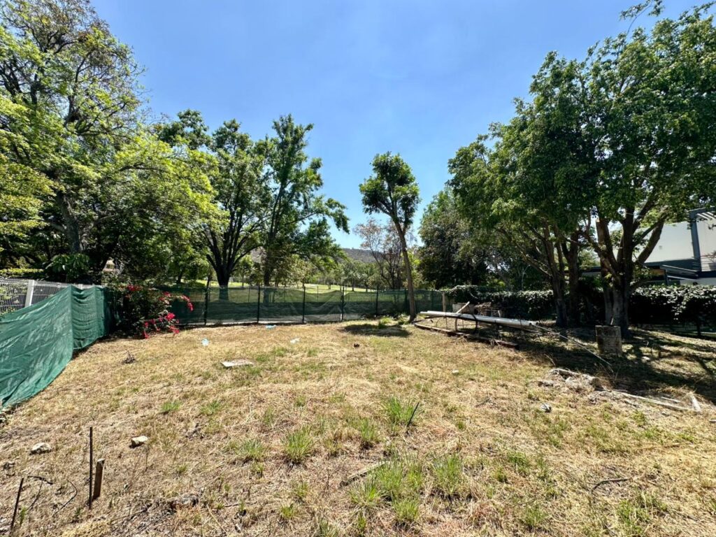 Galería de LAS CAÑADAS CASA EN VENTA EN OBRA NEGRA CON VISTA A CAMPO DE GOLF COTO ABEDULES