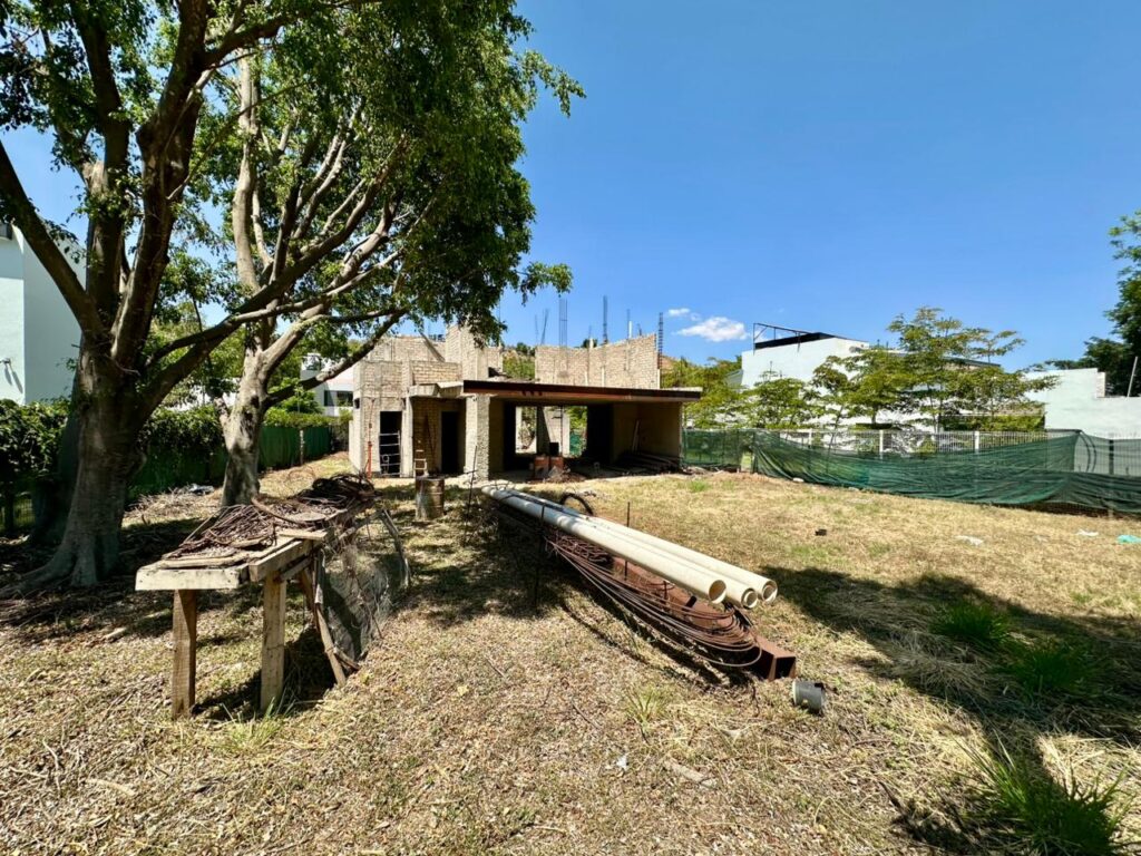 Galería de LAS CAÑADAS CASA EN VENTA EN OBRA NEGRA CON VISTA A CAMPO DE GOLF COTO ABEDULES