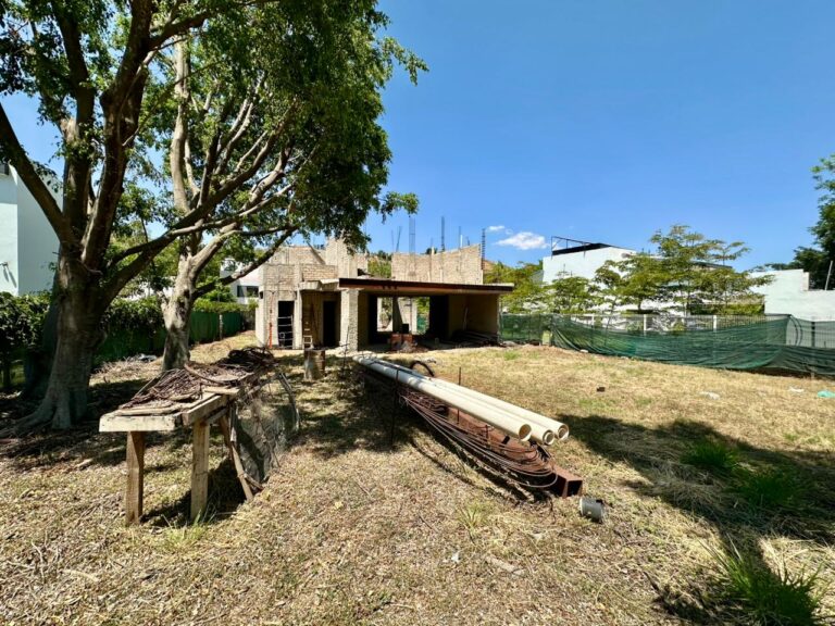 LAS CAÑADAS CASA EN VENTA EN OBRA NEGRA CON VISTA A CAMPO DE GOLF COTO ABEDULES