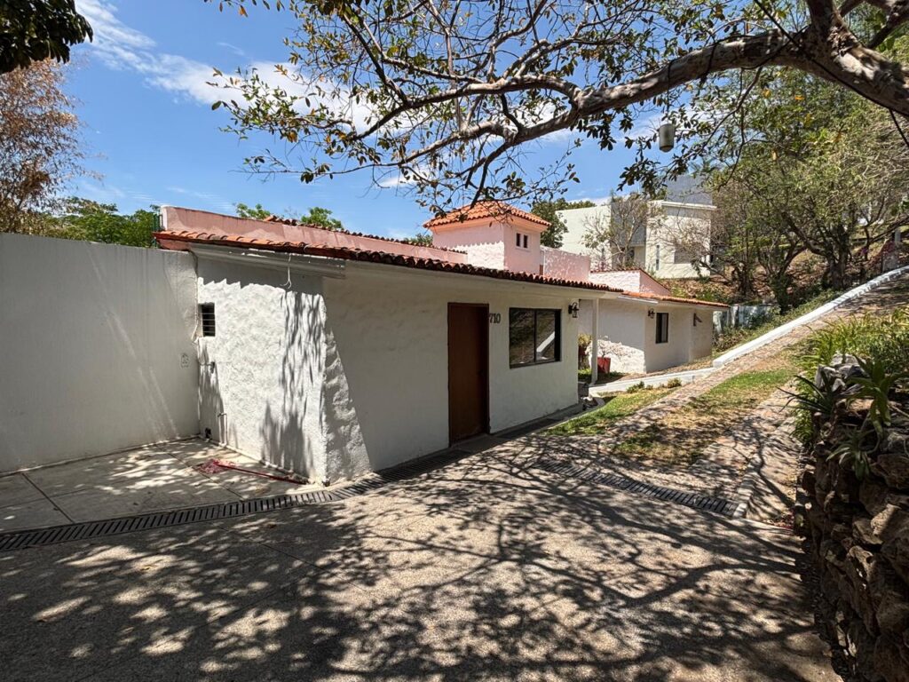 Galería de Las Cañadas Casa en Renta de Una Planta Con 4 Habitaciones Cerca del Colegio Alemán