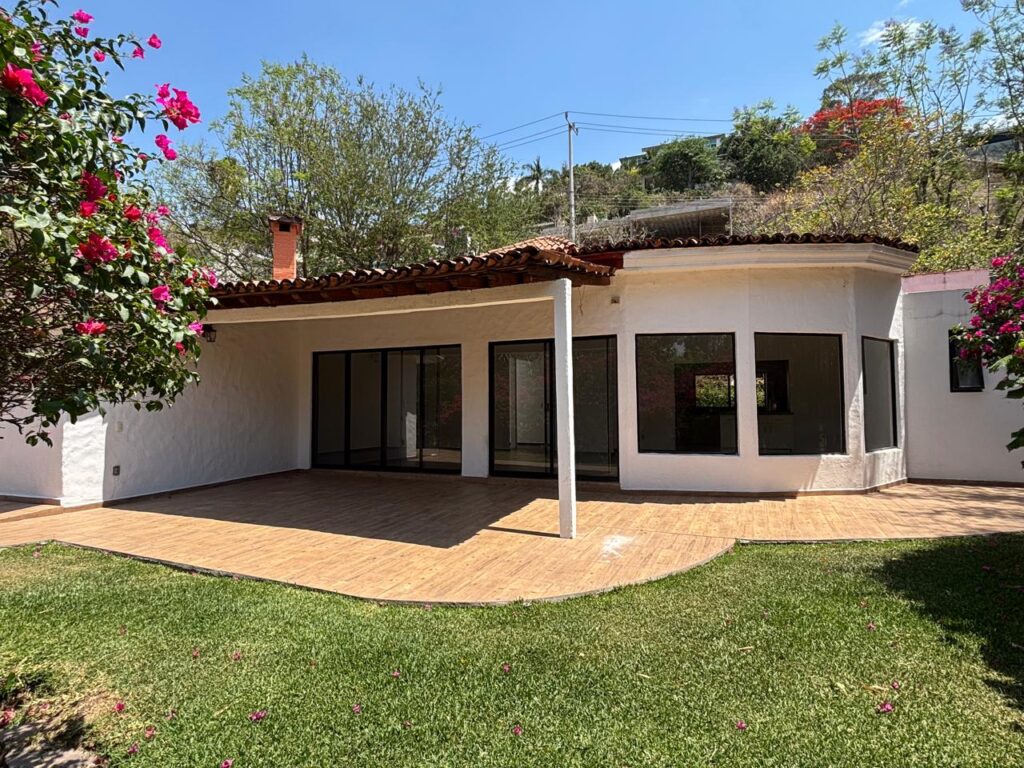 Galería de Las Cañadas Casa en Renta de Una Planta Con 4 Habitaciones Cerca del Colegio Alemán