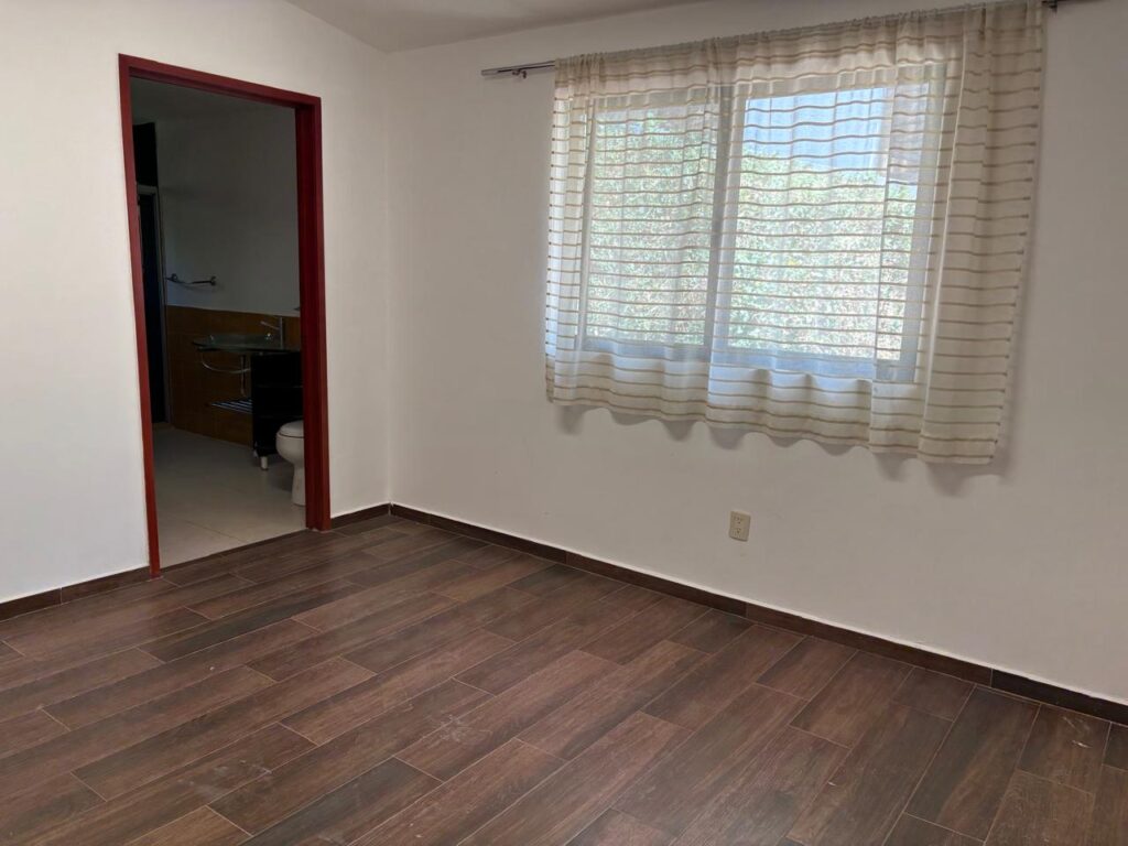Galería de Las Cañadas Casa en Renta de Una Planta Con 4 Habitaciones Cerca del Colegio Alemán