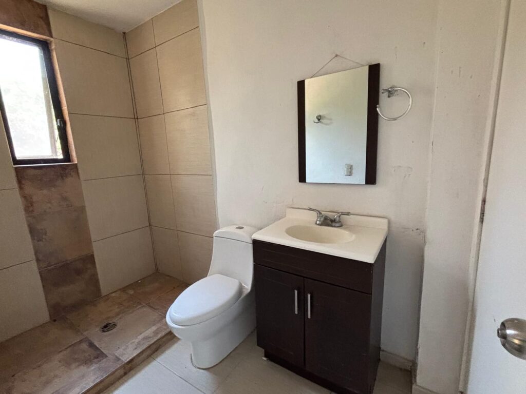 Galería de Las Cañadas Casa en Renta de Una Planta Con 4 Habitaciones Cerca del Colegio Alemán