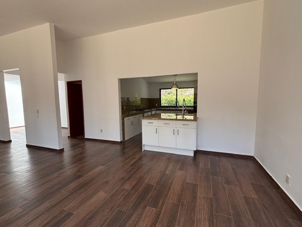 Galería de Las Cañadas Casa en Renta de Una Planta Con 4 Habitaciones Cerca del Colegio Alemán