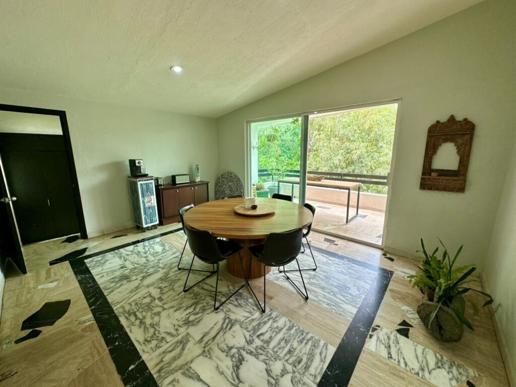 Galería de LAS CAÑADAS CASA EN RENTA 4 HABITACIONES EN PRACTICAMENTE UNA SOLA PLANTA