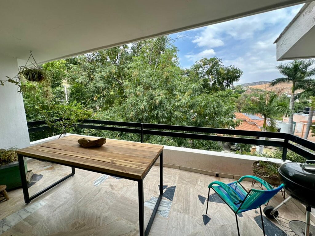 Galería de LAS CAÑADAS CASA EN RENTA 4 HABITACIONES EN PRACTICAMENTE UNA SOLA PLANTA