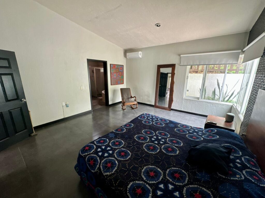 Galería de LAS CAÑADAS CASA EN RENTA 4 HABITACIONES EN PRACTICAMENTE UNA SOLA PLANTA
