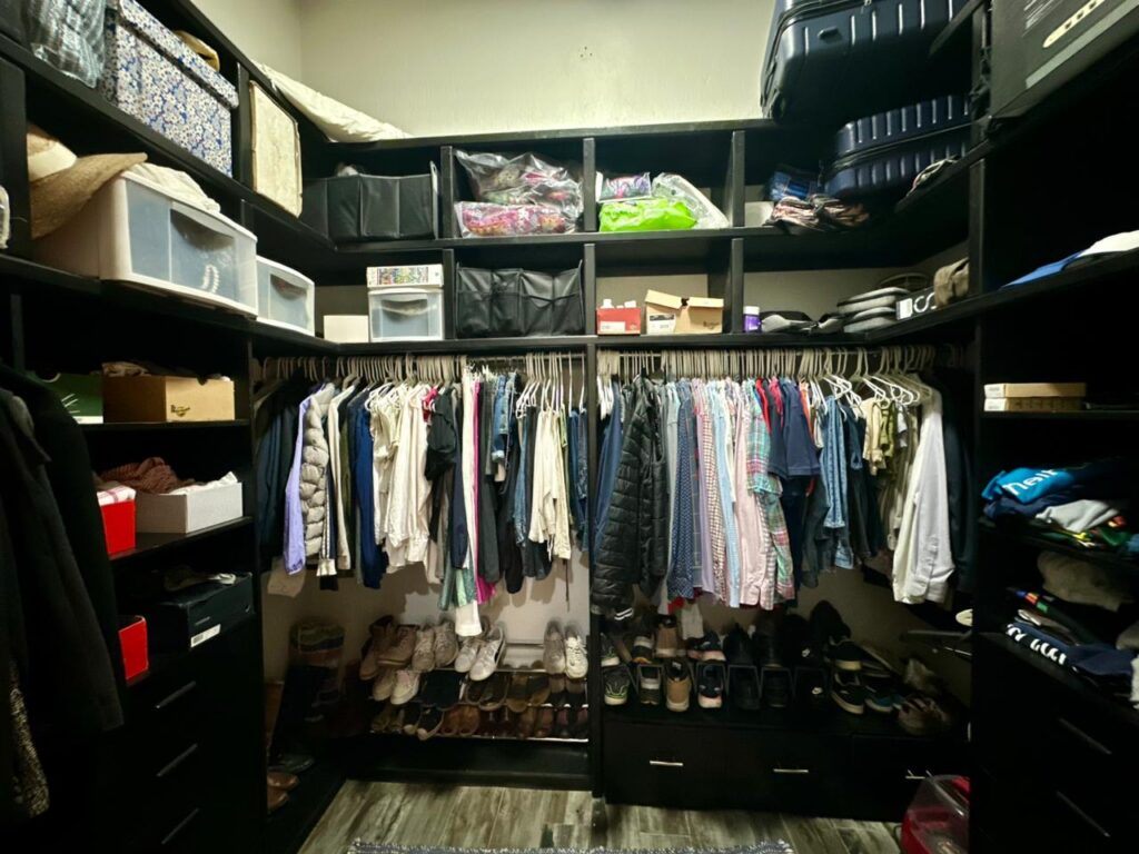 Galería de LAS CAÑADAS CASA EN RENTA 4 HABITACIONES EN PRACTICAMENTE UNA SOLA PLANTA