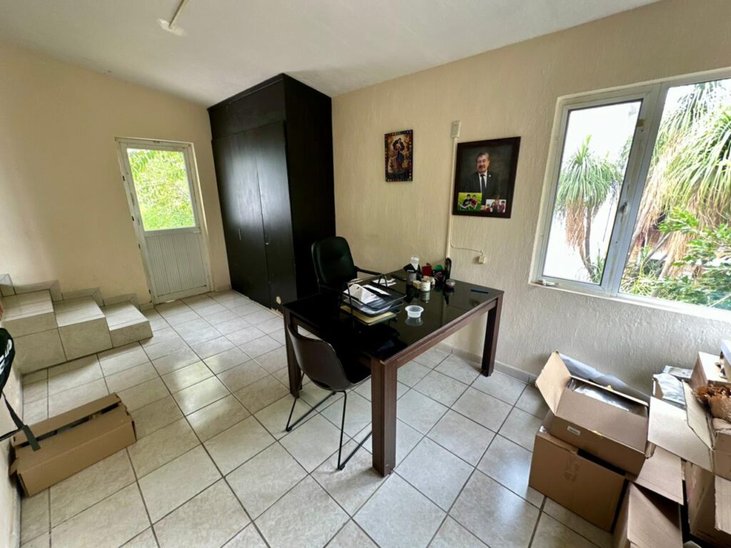 Galería de LAS CAÑADAS CASA EN RENTA 4 HABITACIONES EN PRACTICAMENTE UNA SOLA PLANTA