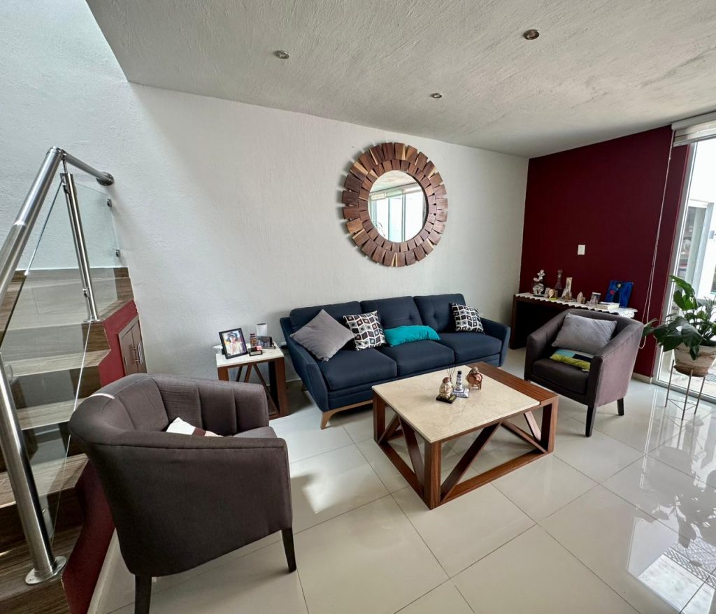 Galería de REAL DE VALDEPEÑAS CASA EN VENTA COTO VALLADOLID CON BUENA UBICACIÓN