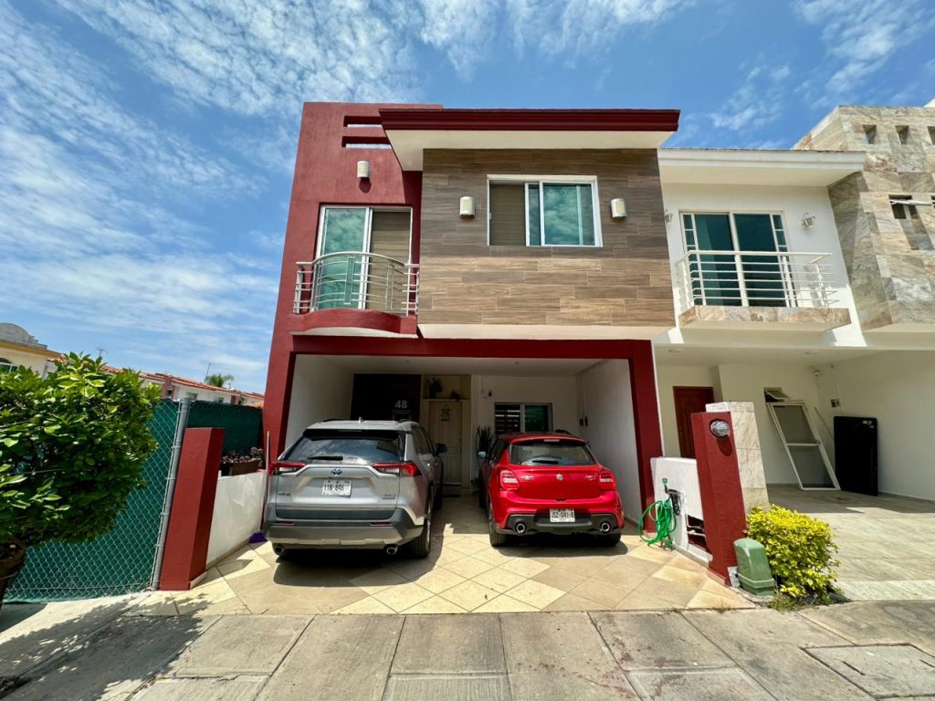 Galería de REAL DE VALDEPEÑAS CASA EN VENTA COTO VALLADOLID CON BUENA UBICACIÓN