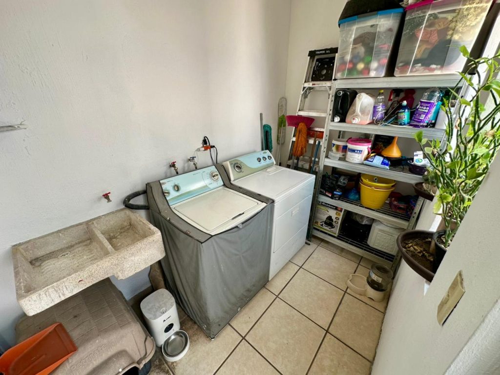 Galería de REAL DE VALDEPEÑAS CASA EN VENTA COTO VALLADOLID CON BUENA UBICACIÓN