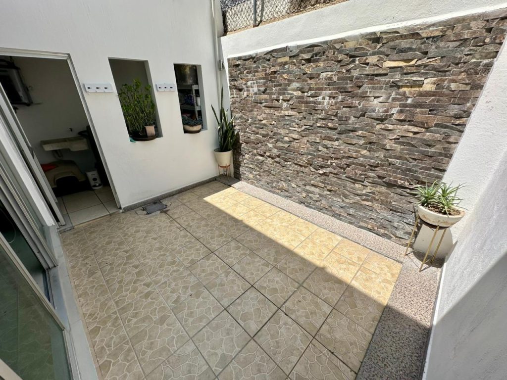 Galería de REAL DE VALDEPEÑAS CASA EN VENTA COTO VALLADOLID CON BUENA UBICACIÓN