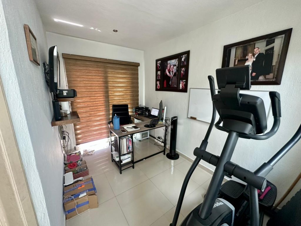 Galería de REAL DE VALDEPEÑAS CASA EN VENTA COTO VALLADOLID CON BUENA UBICACIÓN