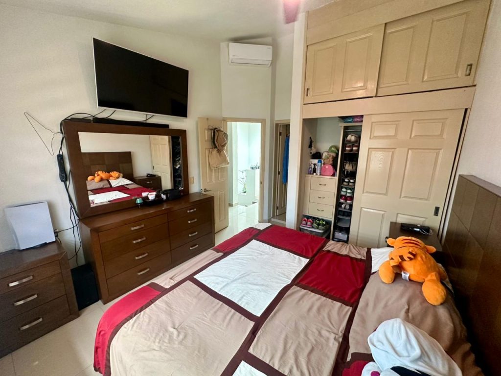 Galería de REAL DE VALDEPEÑAS CASA EN VENTA COTO VALLADOLID CON BUENA UBICACIÓN