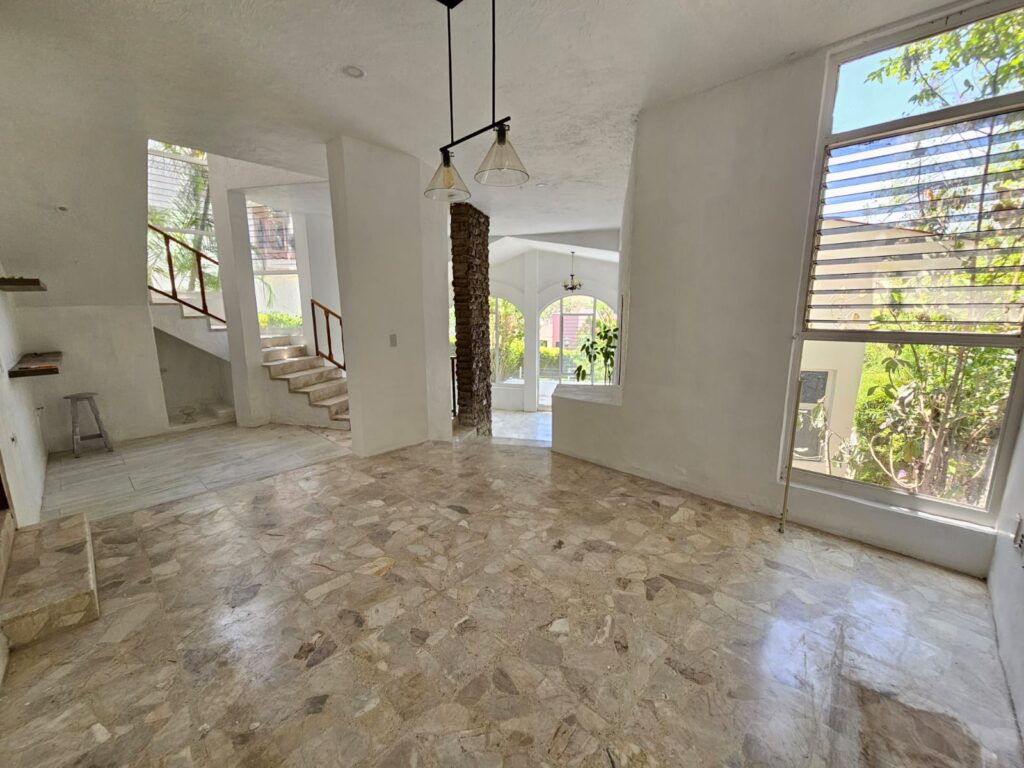 Galería de LAS CAÑADAS CASA EN RENTA CON BUENA UBICACIÓN
