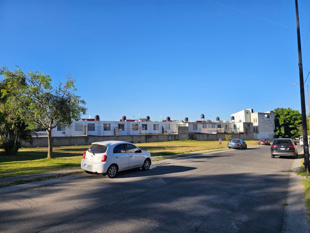 Galería de PRADERAS DEL CENTINELA ZAPOPAN LOTE EN VENTA CON USO MIXTO Y BUENA UBICACION