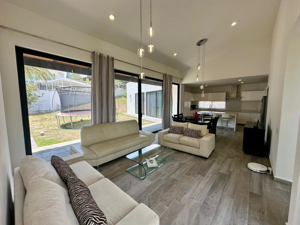 Galería de Las Cañadas Casa en Venta de Una Sola Planta en Coto Abedules