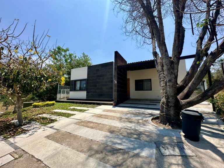 Las Cañadas Casa en Venta de Una Sola Planta en Coto Abedules