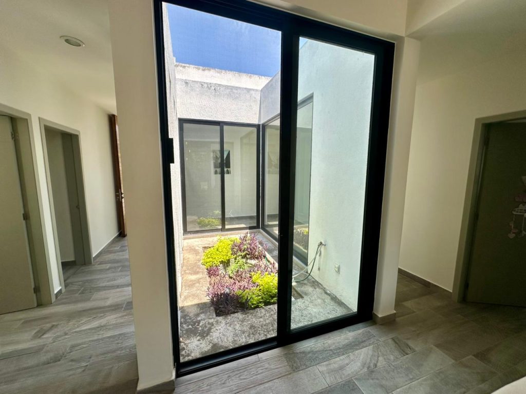 Galería de Las Cañadas Casa en Venta de Una Sola Planta en Coto Abedules